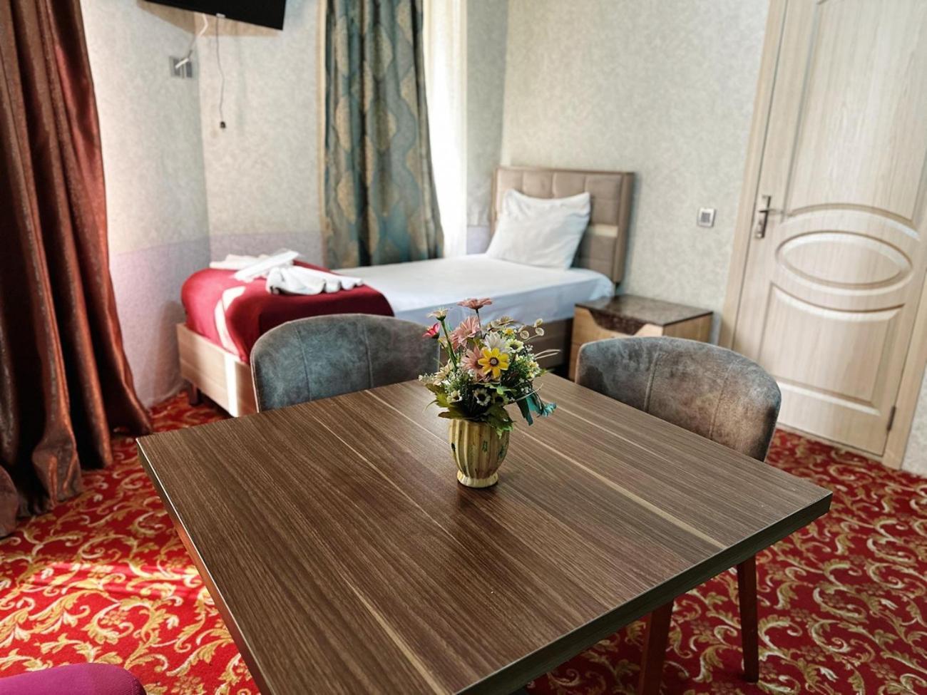 Avi Hotel Baku Eksteriør bilde