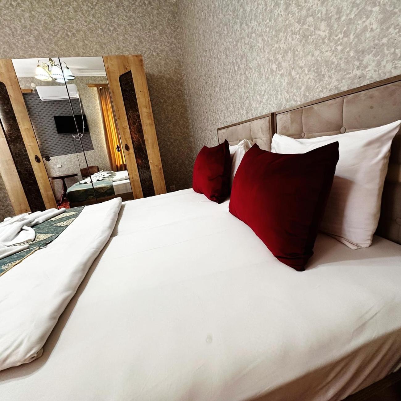 Avi Hotel Baku Eksteriør bilde