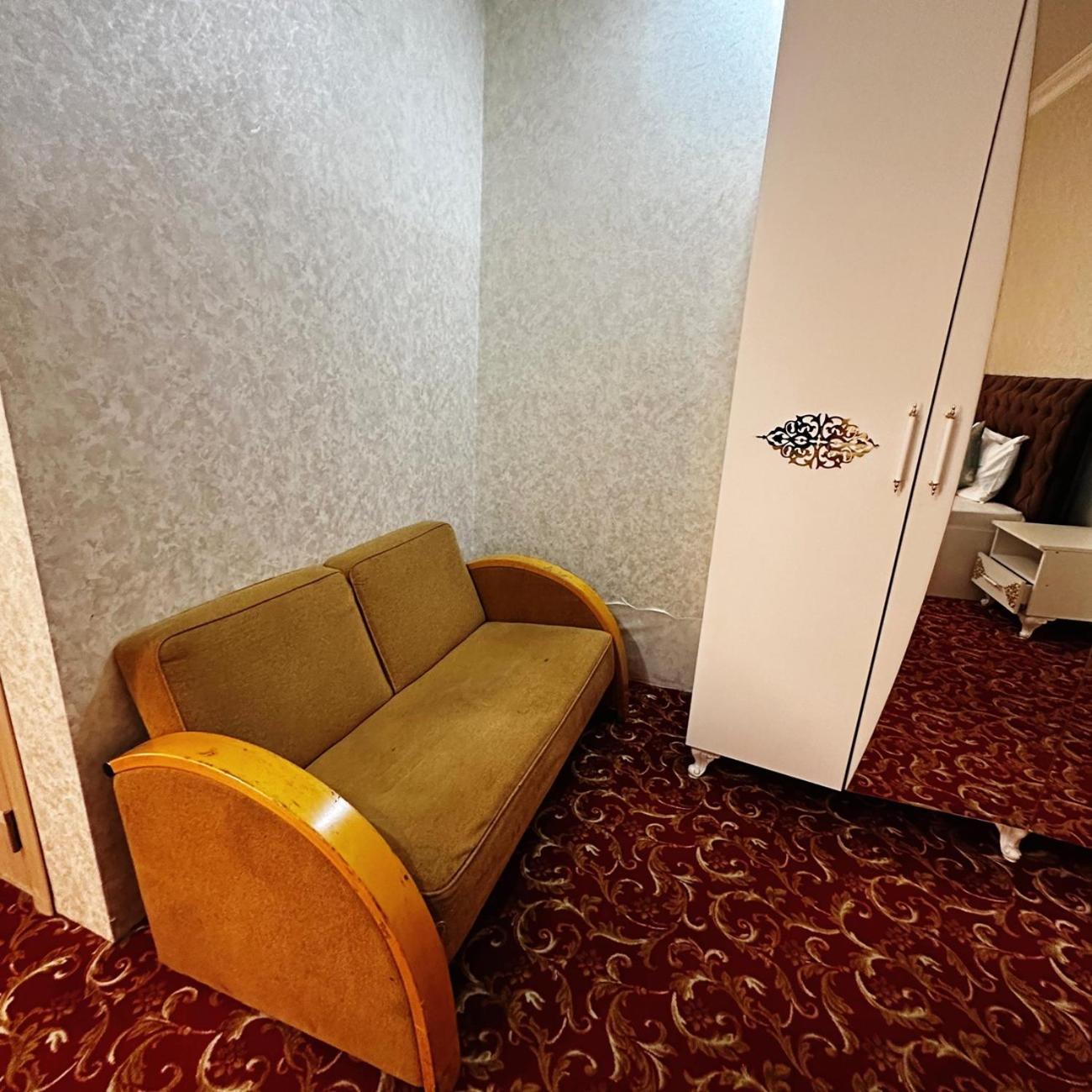 Avi Hotel Baku Eksteriør bilde