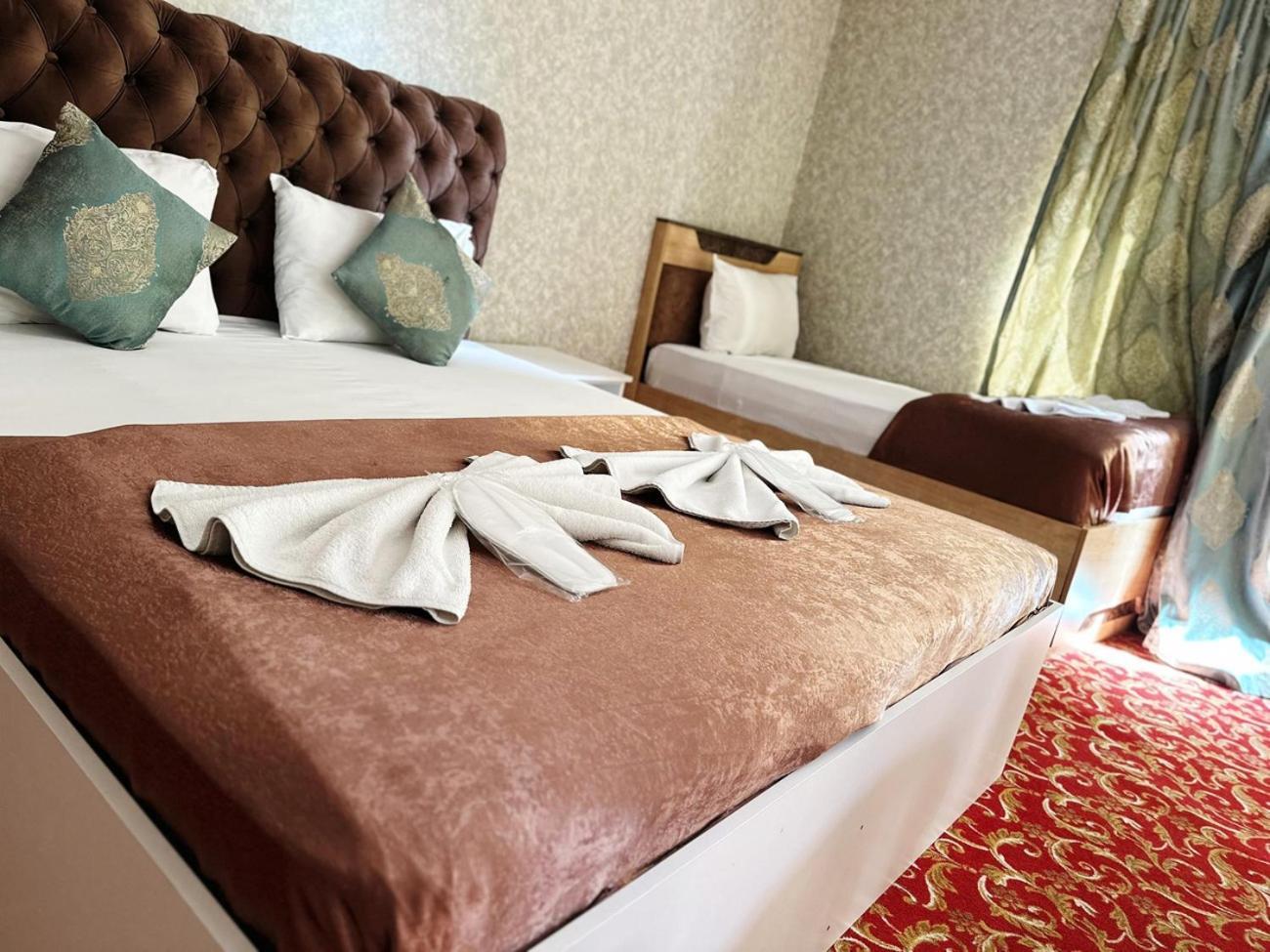 Avi Hotel Baku Eksteriør bilde