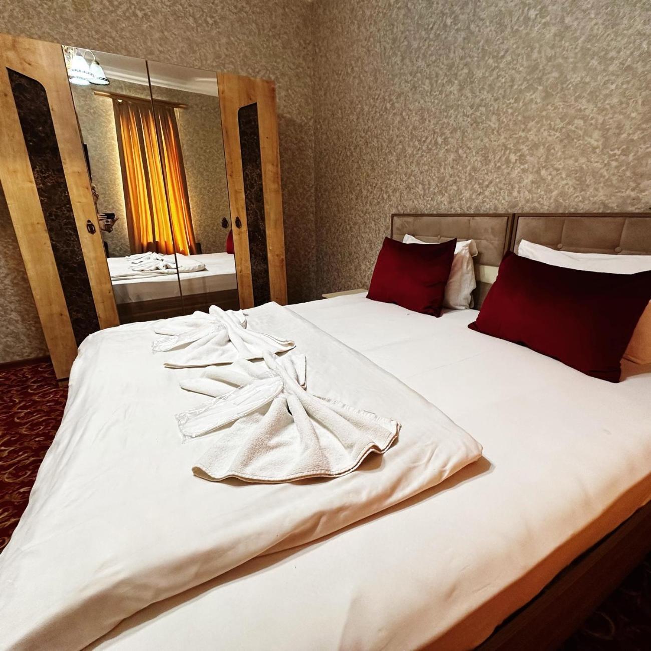 Avi Hotel Baku Eksteriør bilde