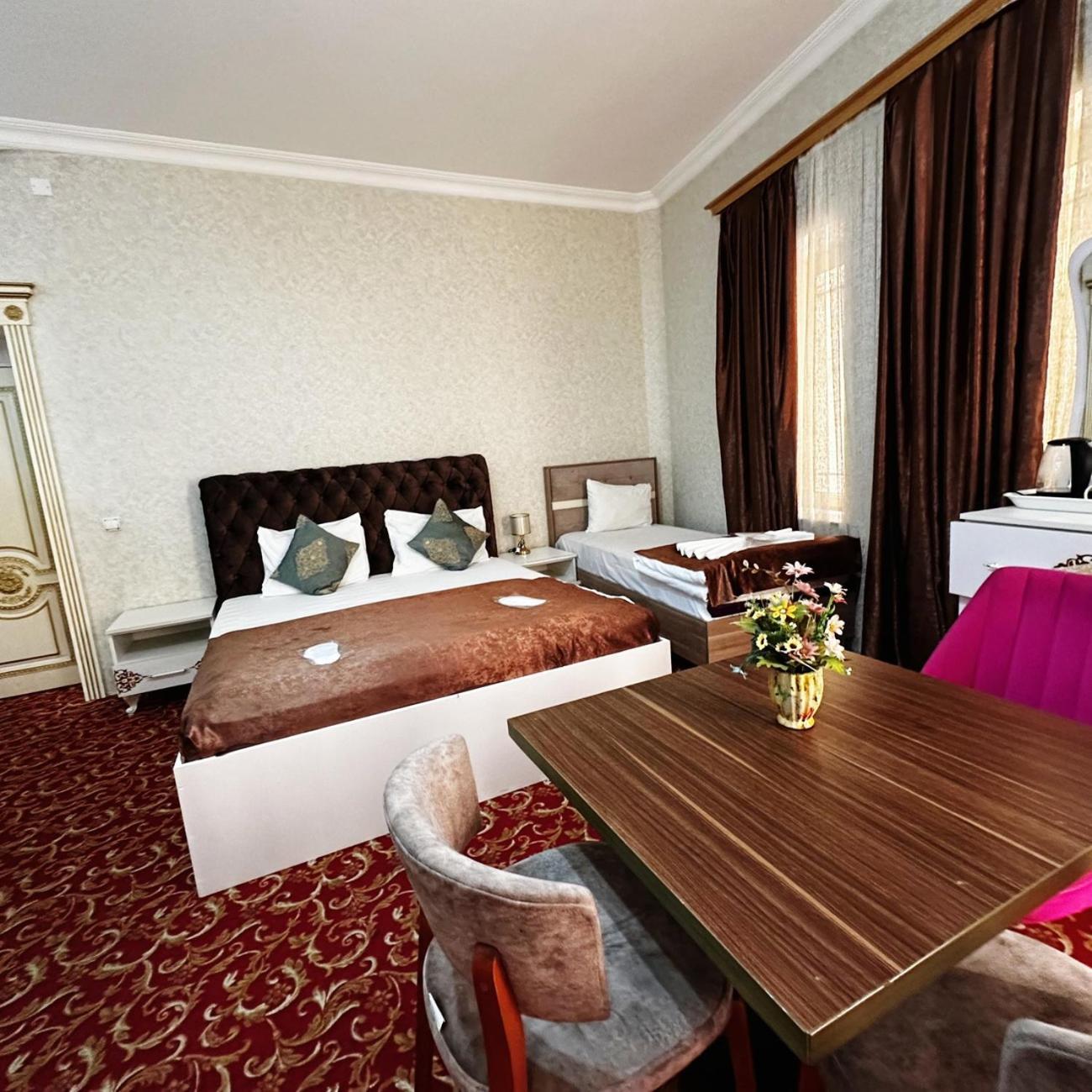 Avi Hotel Baku Eksteriør bilde