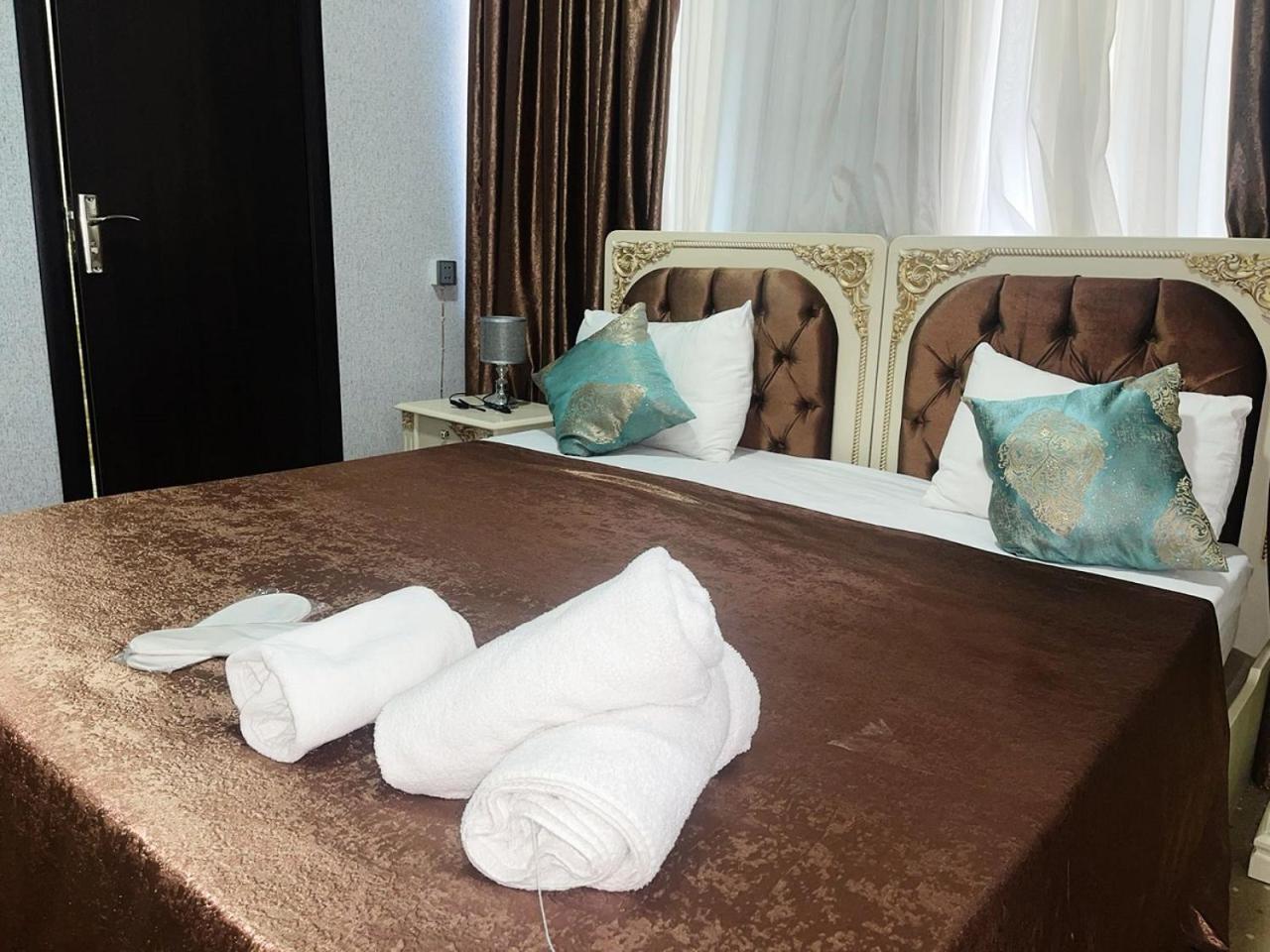 Avi Hotel Baku Eksteriør bilde