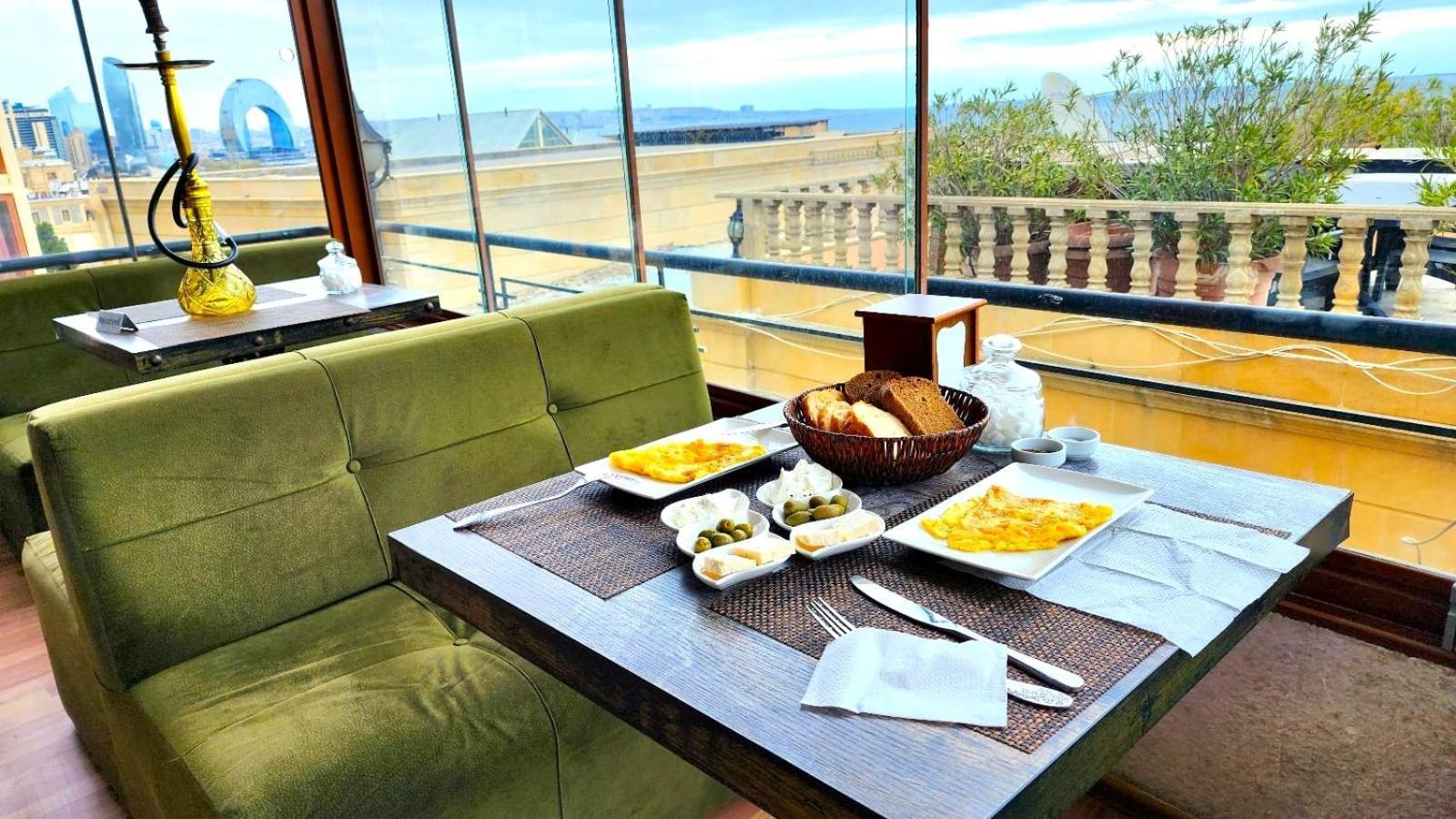 Avi Hotel Baku Eksteriør bilde